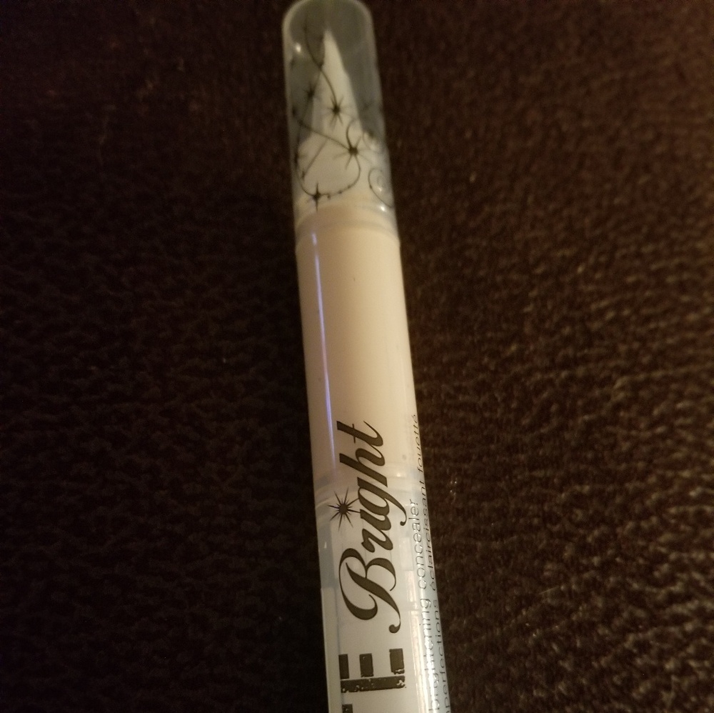 Light bright concealer